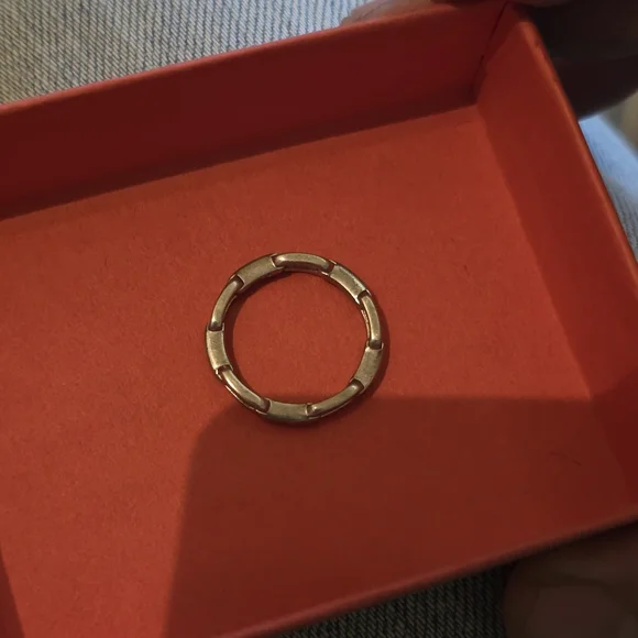Chain Link Petite Ring - Size 6 - Picture 3 of 3